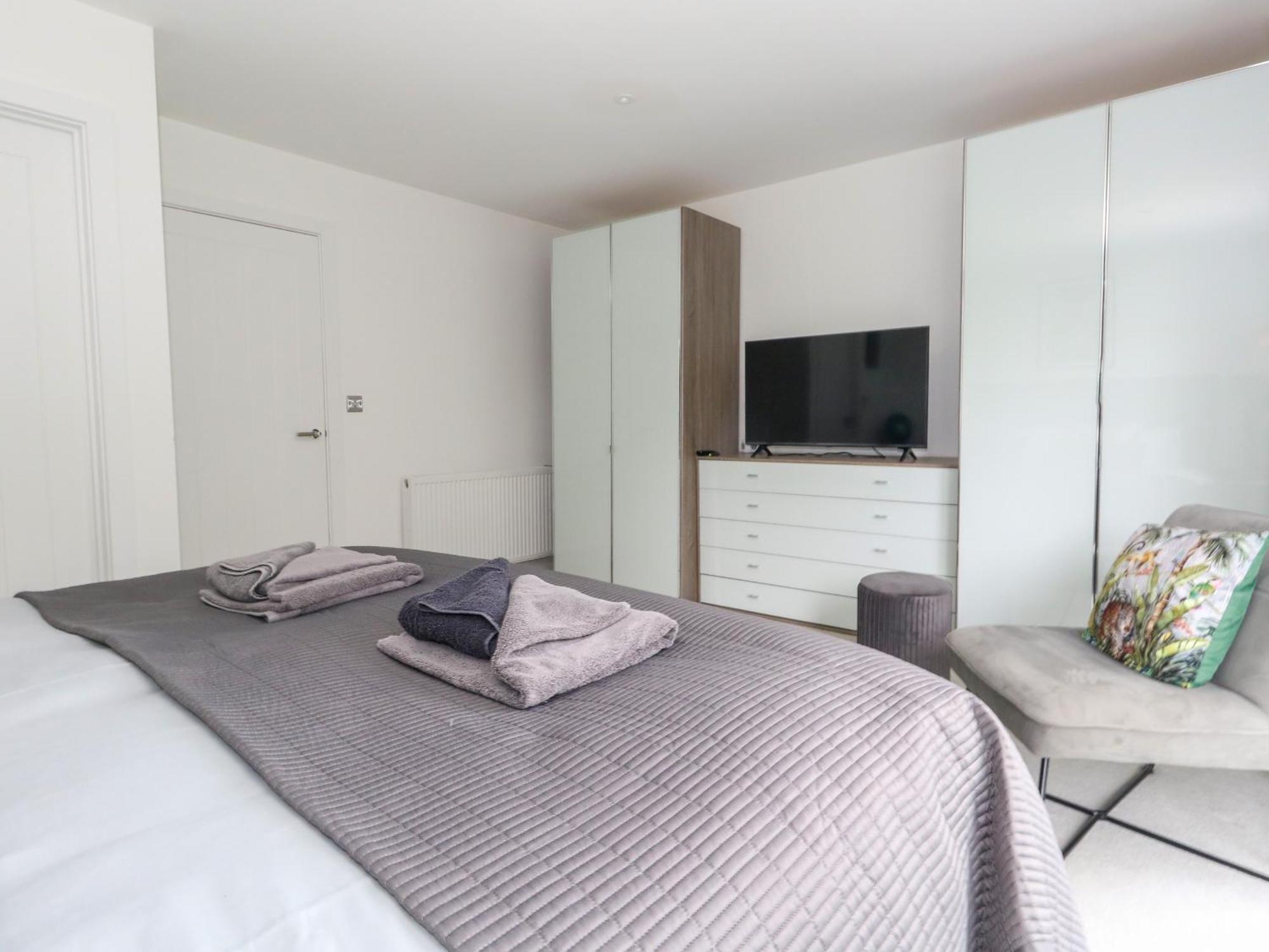 66A Danecourt Road Villa Poole Bagian luar foto