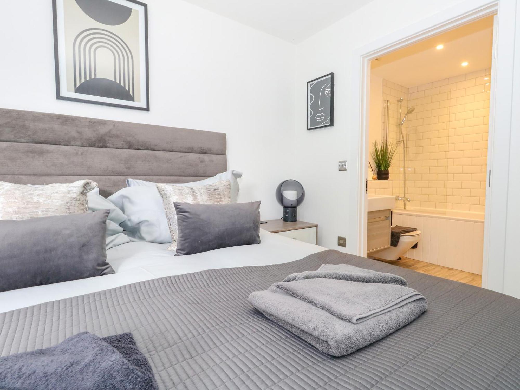 66A Danecourt Road Villa Poole Bagian luar foto