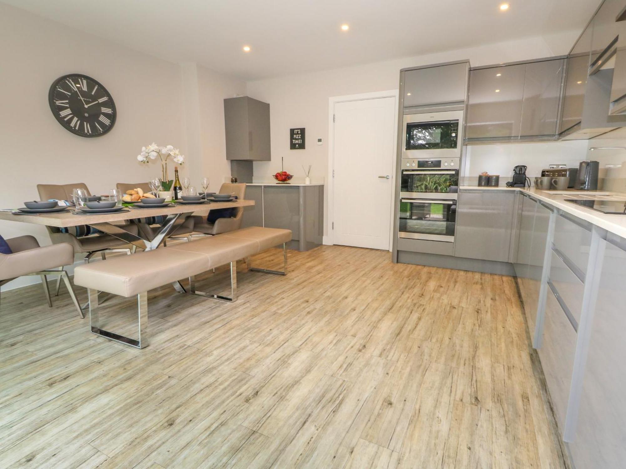 66A Danecourt Road Villa Poole Bagian luar foto